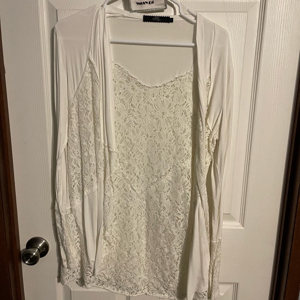 BKE boutique. Long sleeve cardigan. Size M